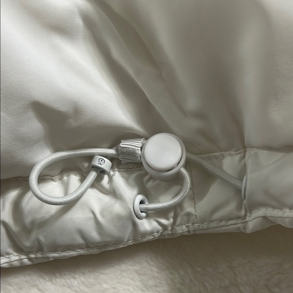 Lululemon Athletica White Puffer Jacket with Cropped Design - Picture 16 of 16